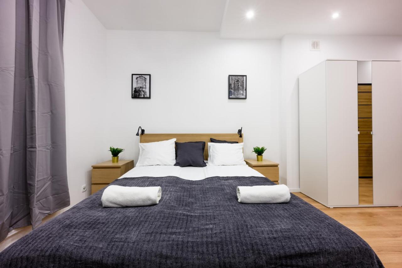 Cracow Rent Apartments - Spacious Apartments For 2-7 People In Quiet Area - Kolberga Street Nr 3 - 10 Min To Main Square By Foot クラクフ エクステリア 写真