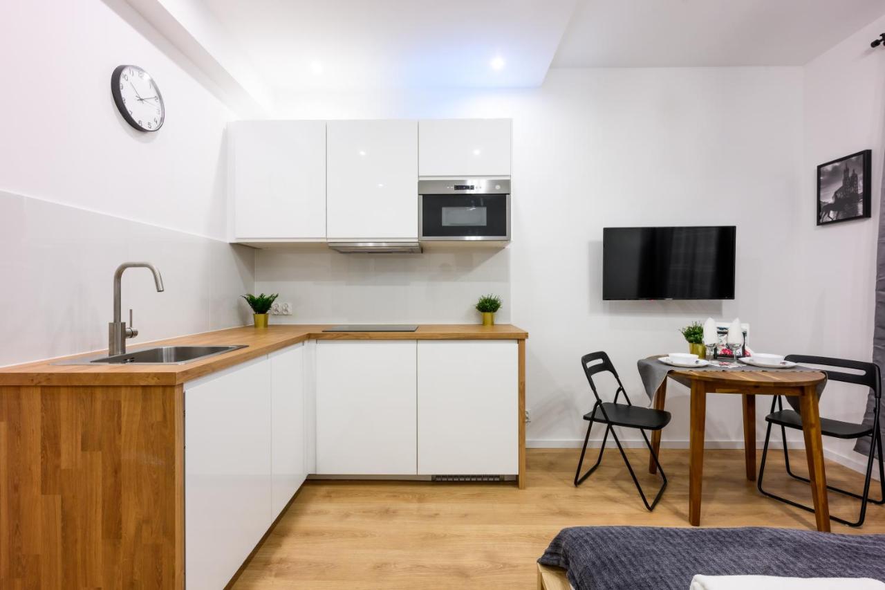 Cracow Rent Apartments - Spacious Apartments For 2-7 People In Quiet Area - Kolberga Street Nr 3 - 10 Min To Main Square By Foot クラクフ エクステリア 写真