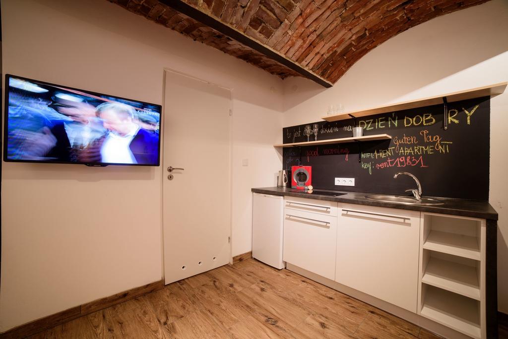 Cracow Rent Apartments - Spacious Apartments For 2-7 People In Quiet Area - Kolberga Street Nr 3 - 10 Min To Main Square By Foot クラクフ エクステリア 写真