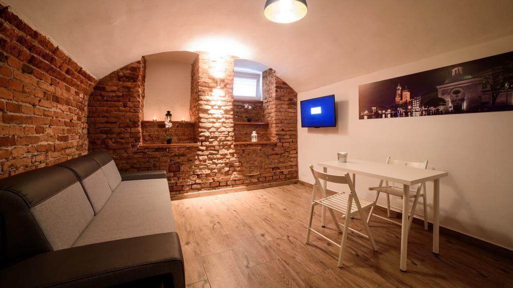Cracow Rent Apartments - Spacious Apartments For 2-7 People In Quiet Area - Kolberga Street Nr 3 - 10 Min To Main Square By Foot クラクフ エクステリア 写真