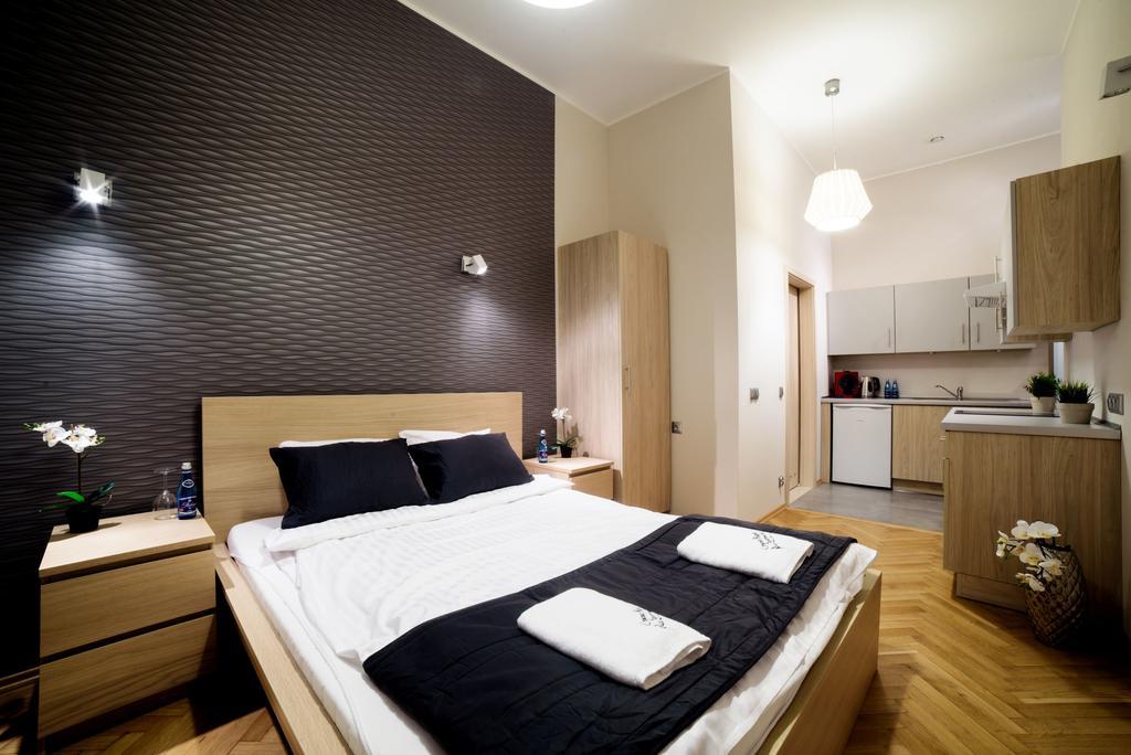 Cracow Rent Apartments - Spacious Apartments For 2-7 People In Quiet Area - Kolberga Street Nr 3 - 10 Min To Main Square By Foot クラクフ エクステリア 写真