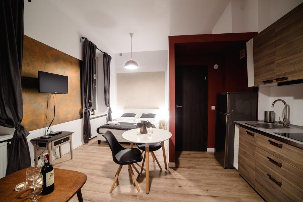 Cracow Rent Apartments - Spacious Apartments For 2-7 People In Quiet Area - Kolberga Street Nr 3 - 10 Min To Main Square By Foot クラクフ エクステリア 写真