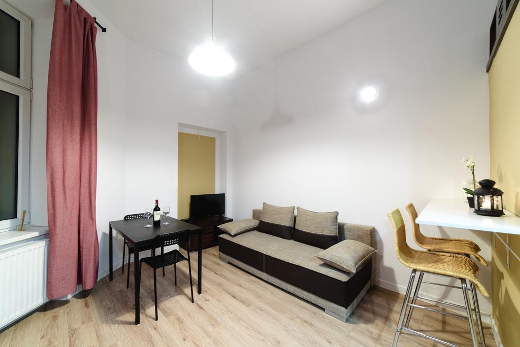 Cracow Rent Apartments - Spacious Apartments For 2-7 People In Quiet Area - Kolberga Street Nr 3 - 10 Min To Main Square By Foot クラクフ エクステリア 写真