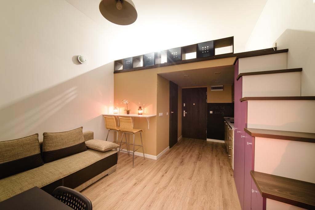 Cracow Rent Apartments - Spacious Apartments For 2-7 People In Quiet Area - Kolberga Street Nr 3 - 10 Min To Main Square By Foot クラクフ エクステリア 写真